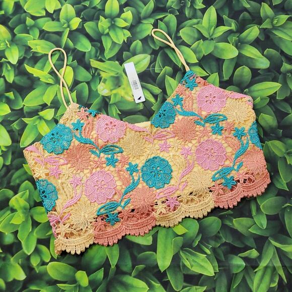 Ark & Co Pastel Crochet 2 piece Skirt & Crop Top size Medium - Picture 2 of 15